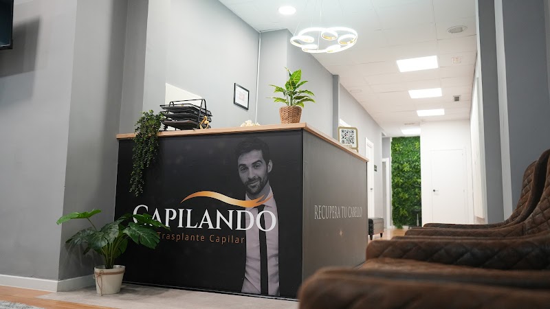 Capilando Clínica Capilar logo