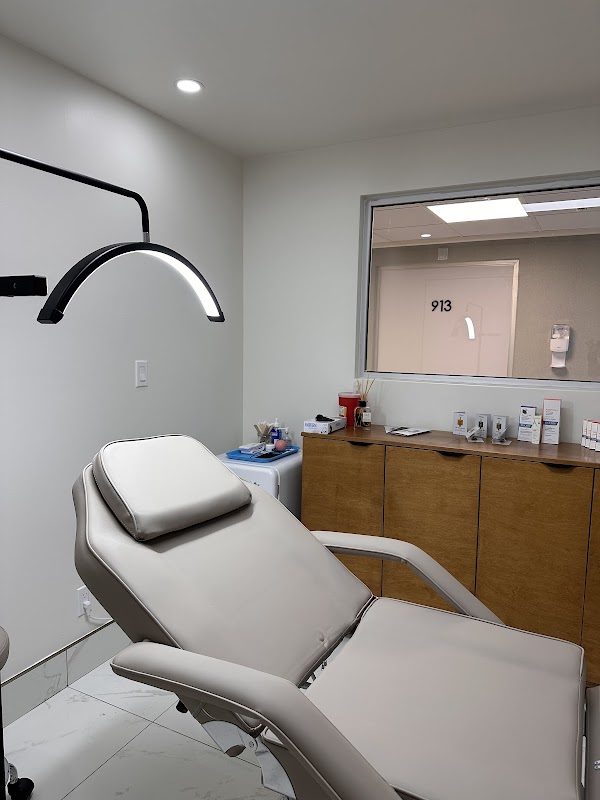 Dr Aydeth Olvera | Hair Transplant and Aesthetic Medicine logo