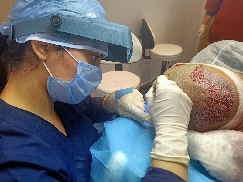 Dr Donia Ben Jemia greffe de cheveux Tunisie et médecine esthétique logo