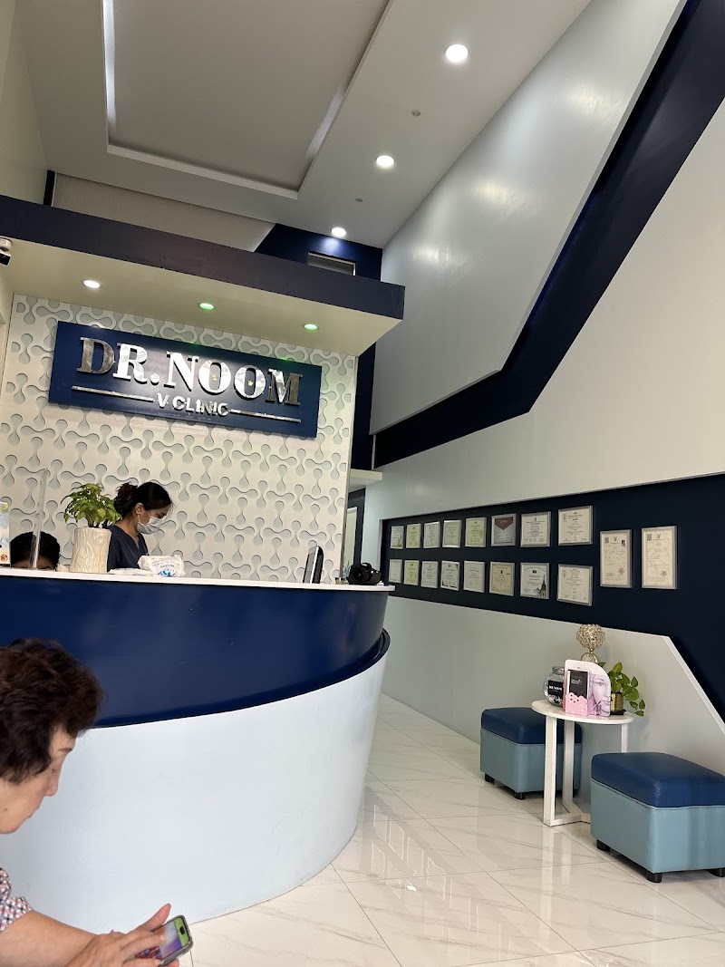 DR.NOOM V Clinic logo