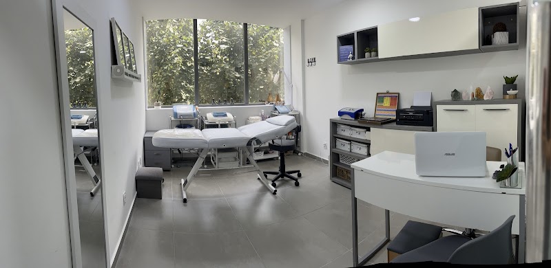 Dra. Ana Farias Tricologia e Saúde Integrativa logo