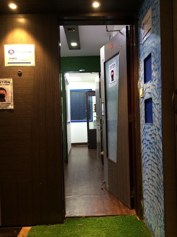 Elite Hair Studio logo