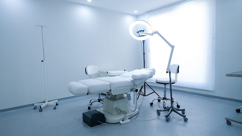 Haarexclinic Hair Transplant Antalya / Antalya Saç Ekimi logo