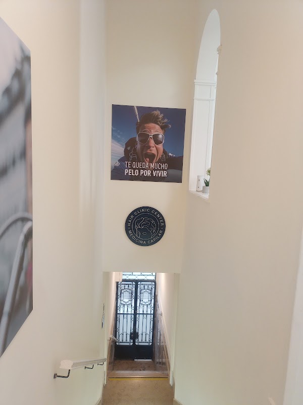 Hair Clinic Center logo