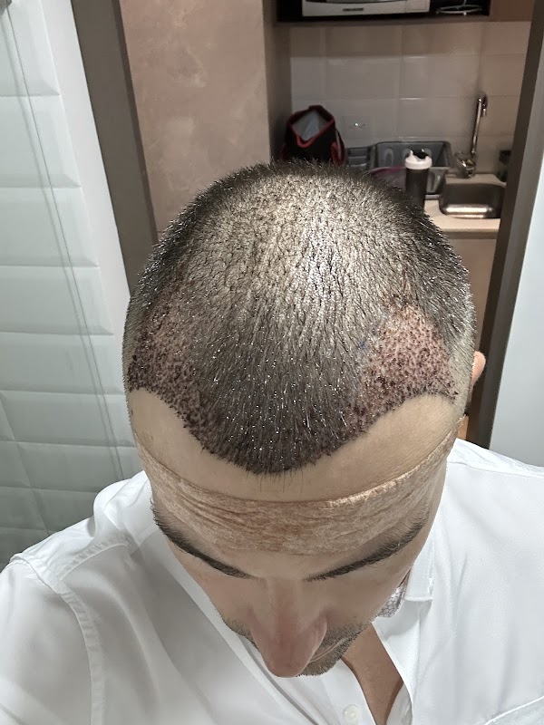 HMC HAIR MEDICAL CARE logo