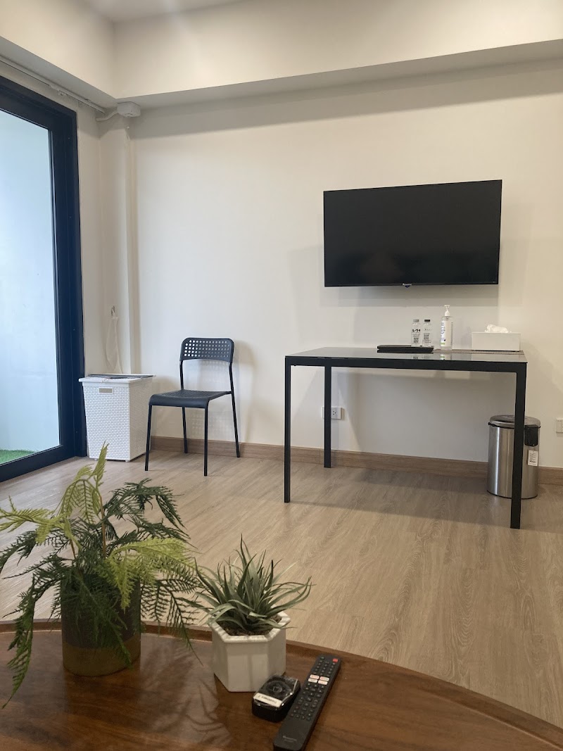 Infinite Hair by หมอชาย ปลูกผมถาวร อินฟินิท logo