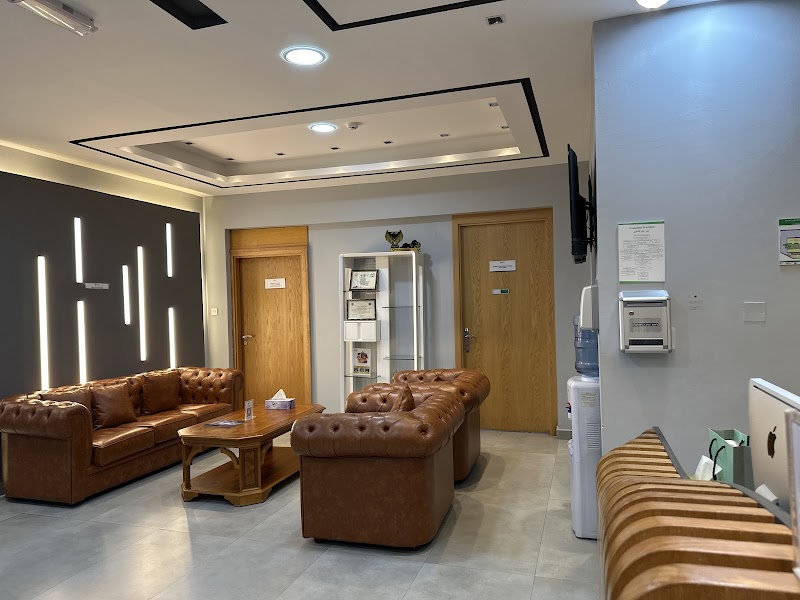 iRoyal Aesthetic logo