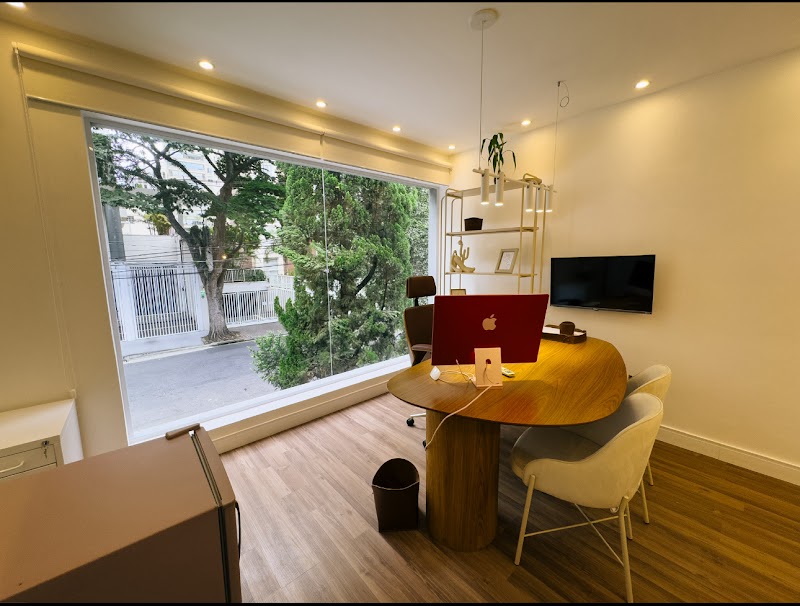 Luana Melo - Centro de Medicina Capilar logo