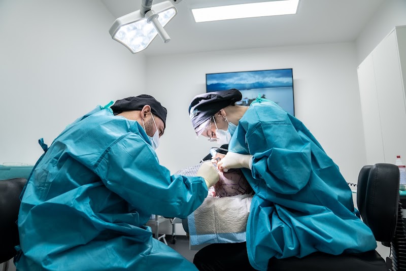 Medical Inn Hair logo