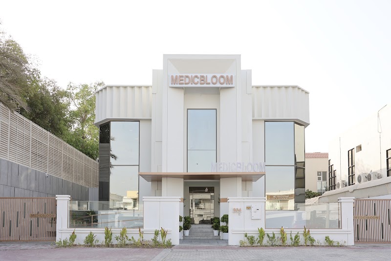 MedicBloom Clinic logo