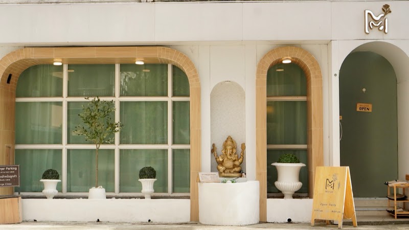 Merge clinic เมิร์จคลินิก เชียงใหม่ logo