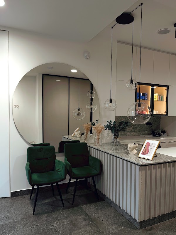 PT CLINIC - Klinika transplantacji włosów w Warszawie logo