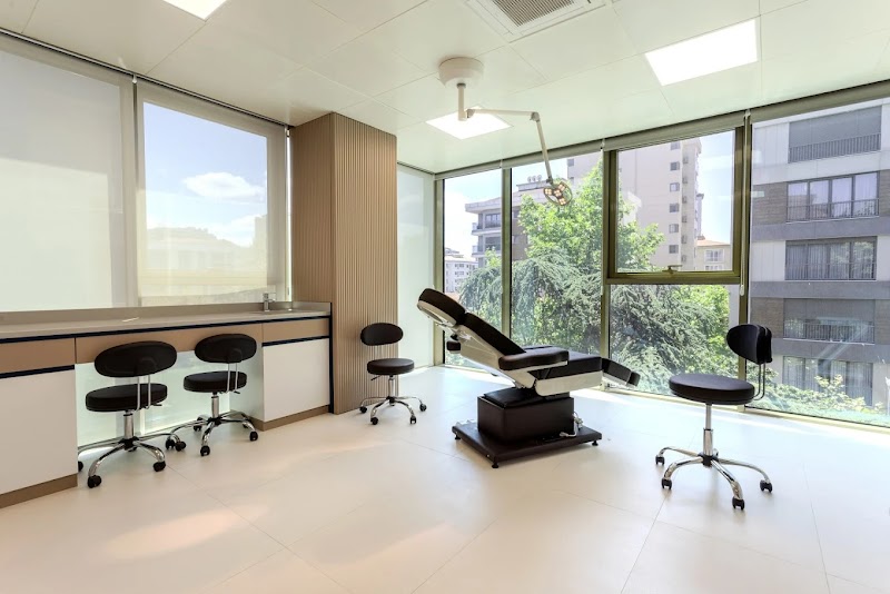 Pure Line Clinic - Hair Transplantation - Regenera Activa Treatment logo