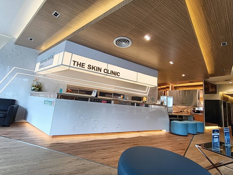 The Skin Clinic สาขาสีลม 17 - คลินิกปลูกผม รักษาผมบาง Long Hair Transplant Center logo